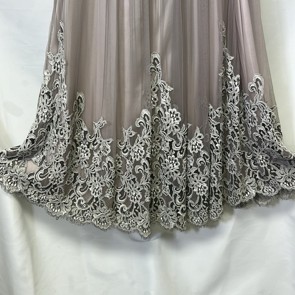 Carmen Mark Valvo beaded lace and mesh long skirt - Picture 4 of 12